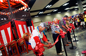 The official ribbon cutting ceremony for the Honolulu Festival Yagura.