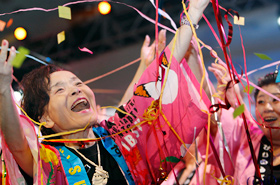 Another wonderful Honolulu Friendship Gala! The curtain closes with the crowd in an uproar.