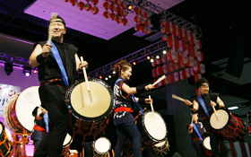 KAZE-DAMARI's taiko performance energized everyone.