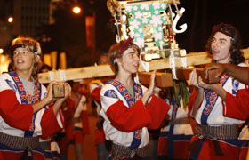 The students were excited to carry a Mikoshi for the first time. Great memories were made at the Grand Parade!