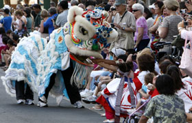 There were many children lion dancers participating in the parade this year. They are popular even when it's not New Year!