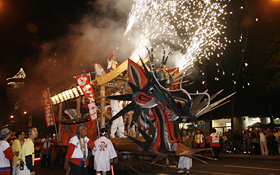 Honolulu Daijayama is the Grand Parade's final mikoshi.