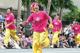 Crowds along Kalakaua cheered the girls on