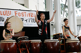 Performance by Taiko KOZO, interacting with the audience.