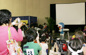 Doraemon welcomed the audience before the movie was featured. How exciting to have Doraemon right before our eyes! 