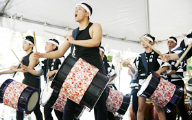 Taikojuku MIYAKO perform with intensity, hard to imagine that they are Children!